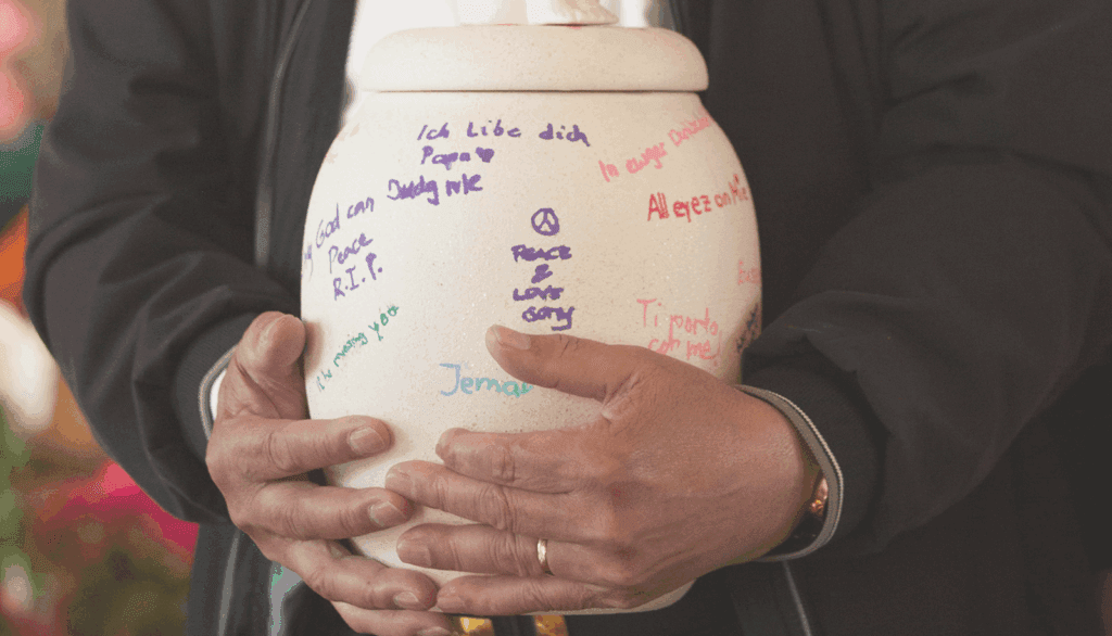 Remise des cendres après crémation